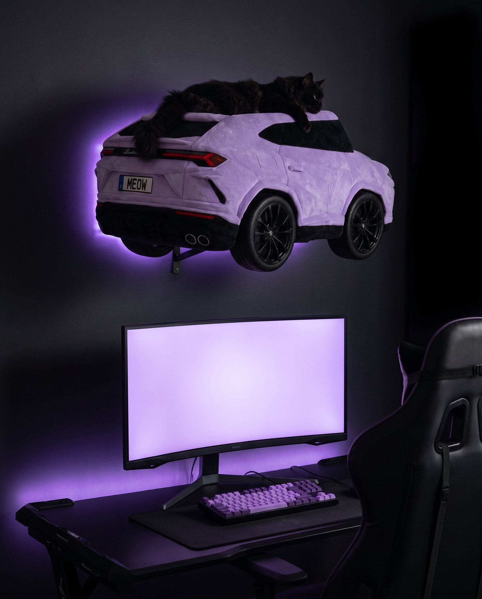 Lilac SUV cat bed